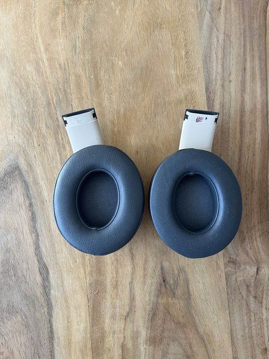 Casti Beats studio 3 wireless bureti cu carcasa + cutie