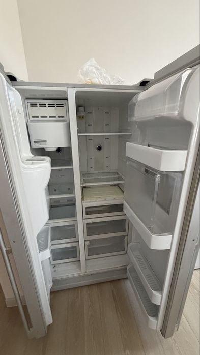 холодильник двухдверный Samsung