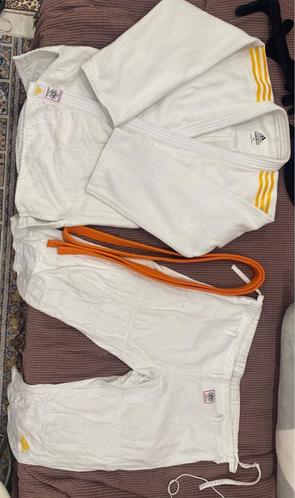 Продам кимоно Adidas с размером 185