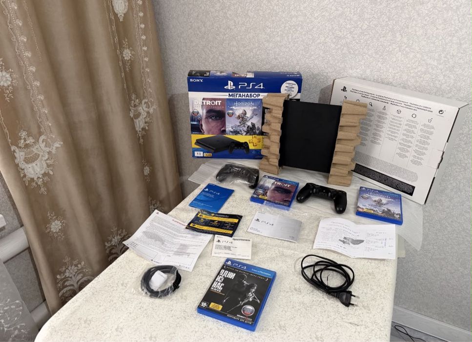 продам PlayStation 4 slim 1tb
