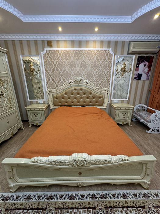 Спальный гарнитур