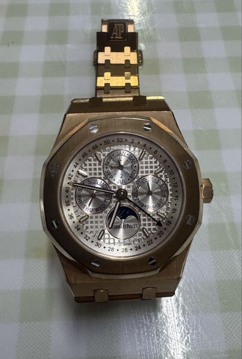 Продам часы Audemars Piguet royal oak gold варианты