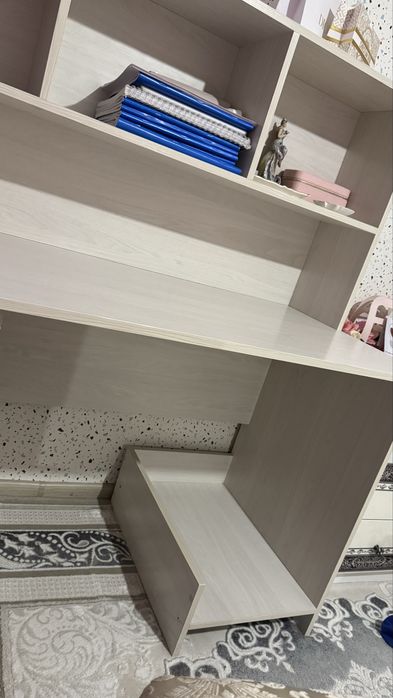 Письменный стол,компьютерный стол
