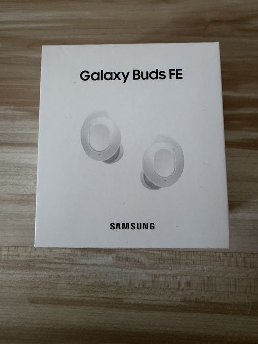 Iphone 14 plus 256 gb с наушниками