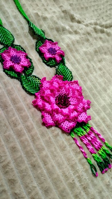 Украшение из бисера