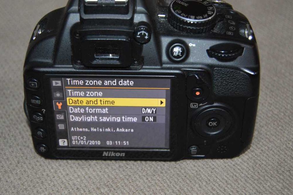 DSLR NIKON D3100 + obiectiv Nikon AF 28-100mm f/3.5-5.6G citeste anunt