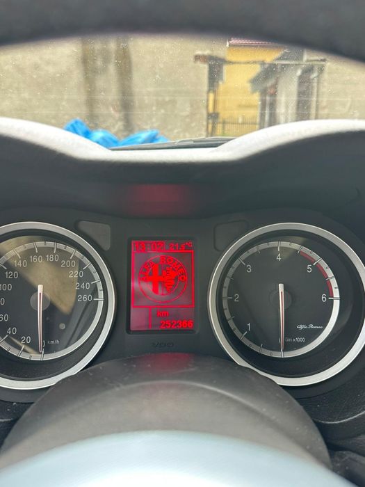 Vând Alfa Romeo  TDI