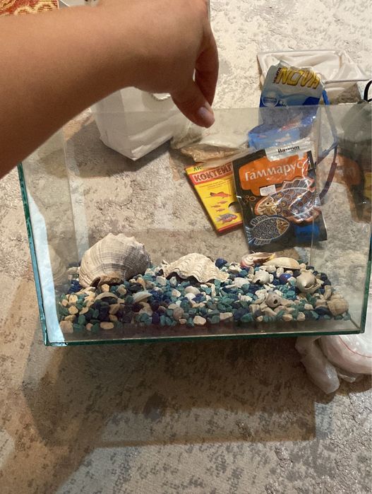 Продам аквариум на 10/12 литров