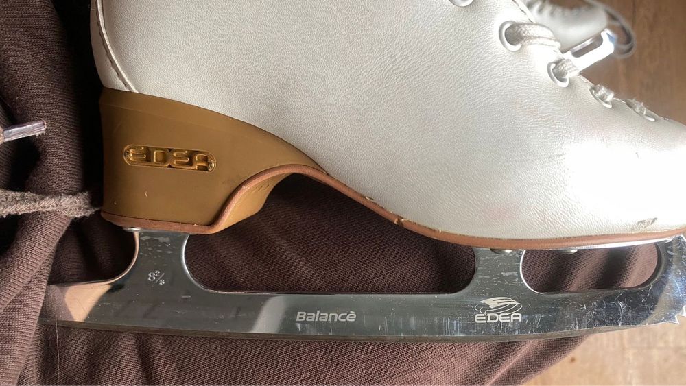 коньки фигурные