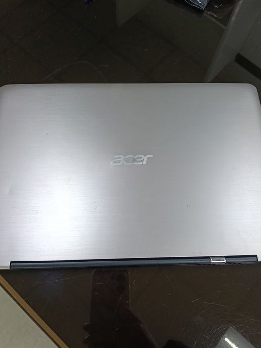 Продам ноутбук acer.