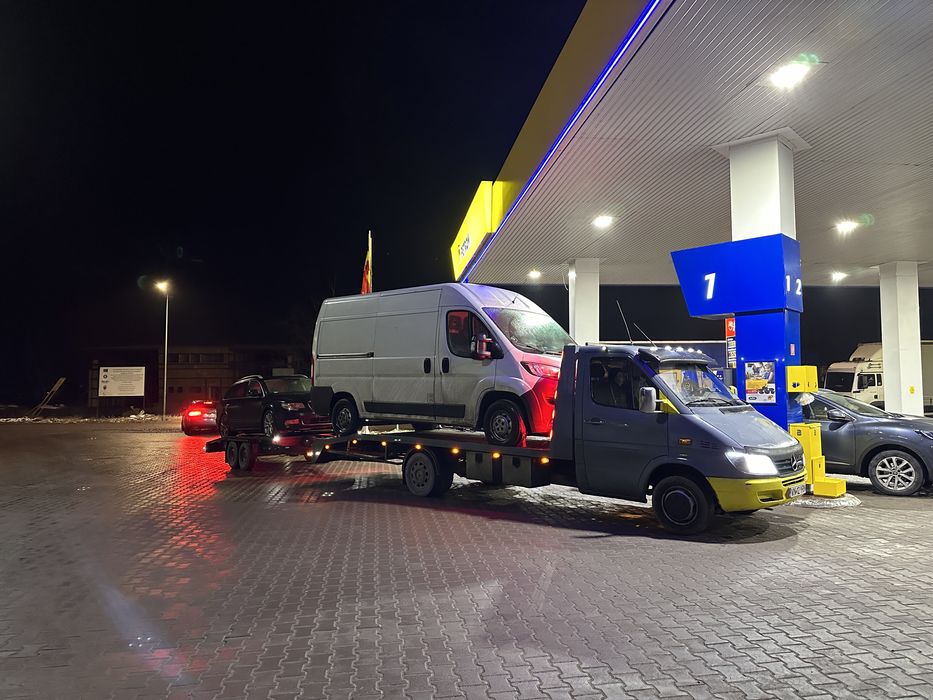 •Tractări Auto NON -Stop• Asistenta rutieră • Platforma•Depanari Auto•