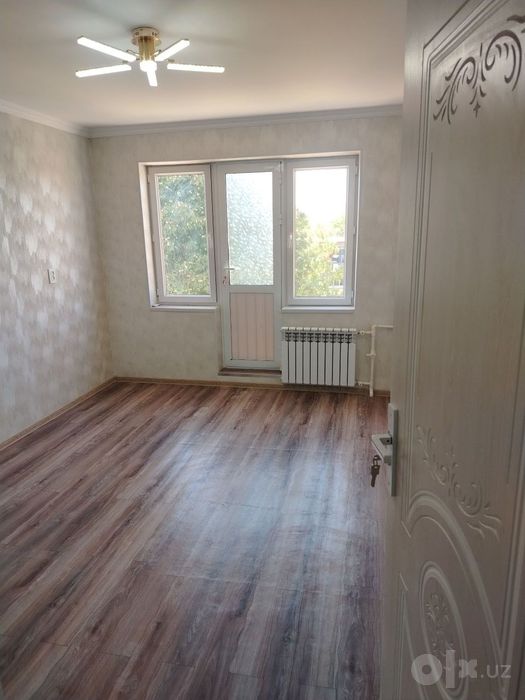 срочно продаётся квартира в Чирчике 4 микрорайоне