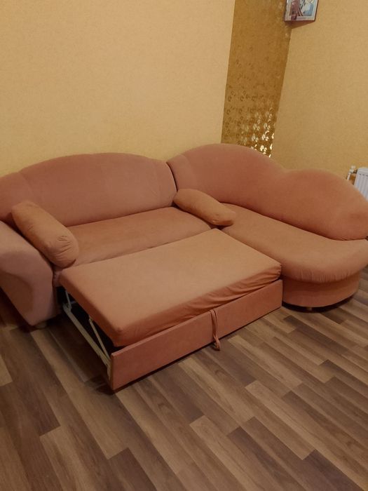 Vând canapea 700 lei