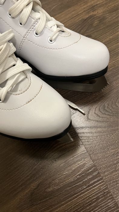 Коньки почти новые