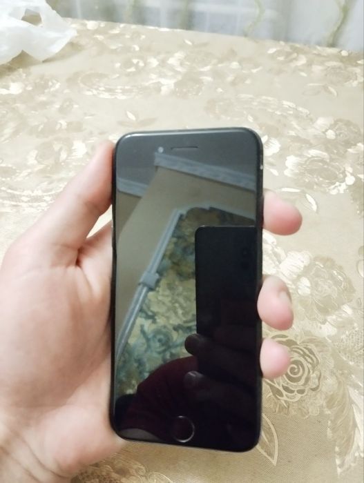 Iphone 7  Xotirasi 128