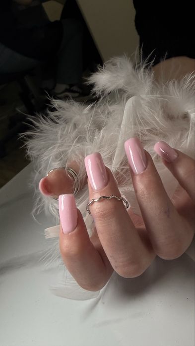 Маникюр, наращивание ногтей