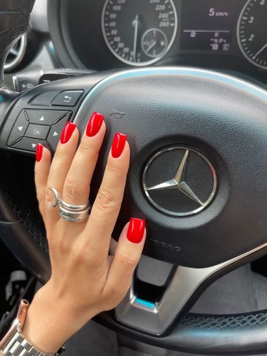 Маникюр / педикюр