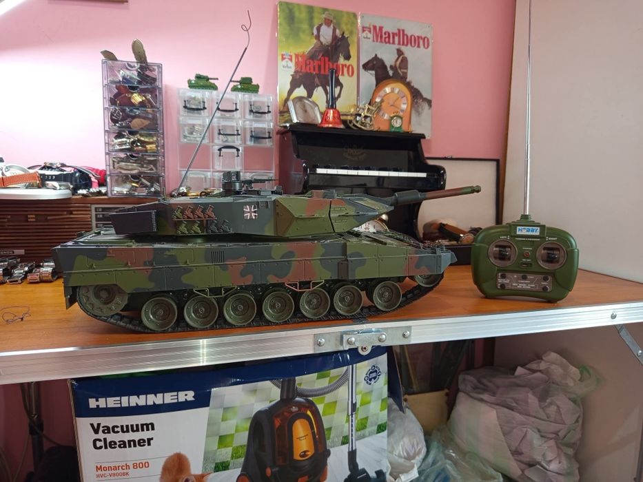 Machetă Tanc  Leopard 2A5 cu telecomanda 27mhz.