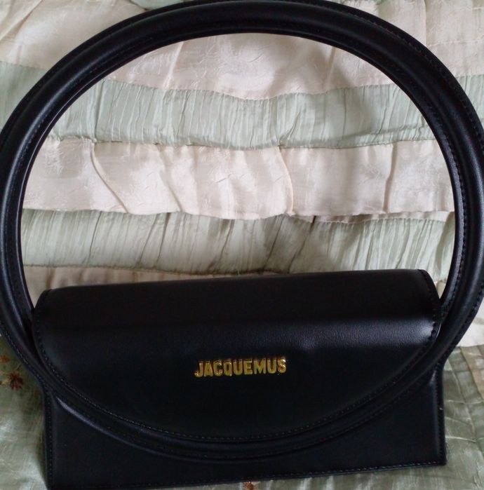 Продам сумочку новую