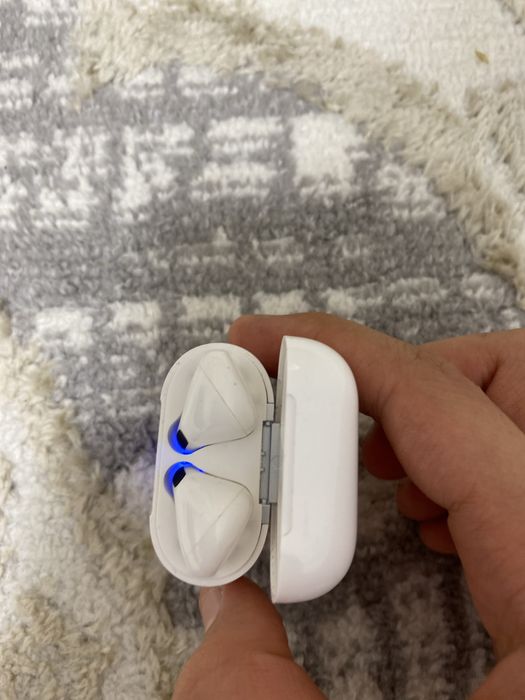 Наушники Air Pods хорощие