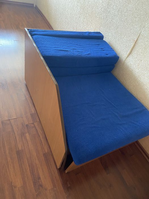 Мини диван отдам бесплатно