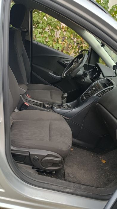 Opel Astra J 1.4t prim proprietar Romania 3 chei