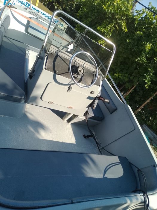Barcă cu motor 40 cp