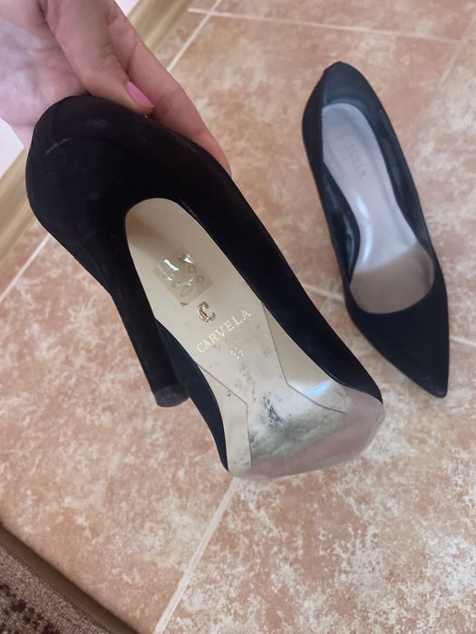 Обувки Carvela