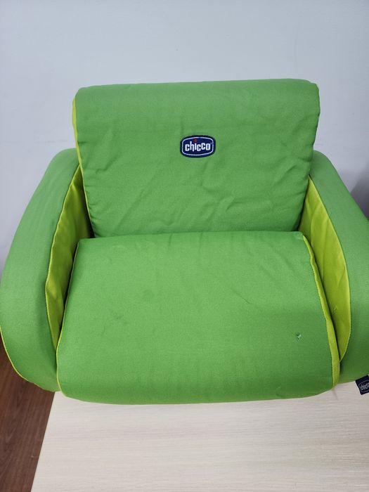 Продам детские кресла Chicco