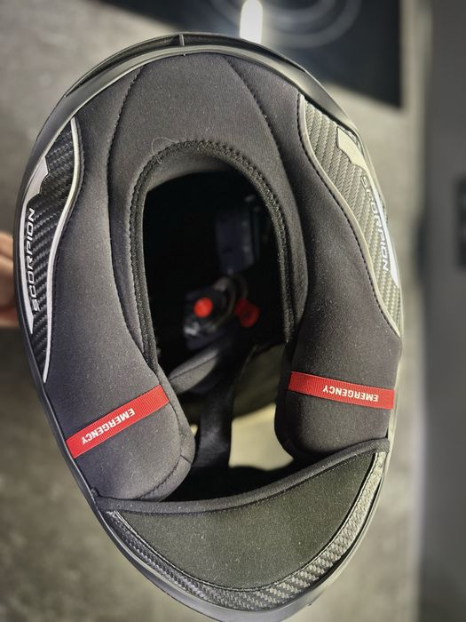 Каска SCORPION EXO EXO-R1 Air Carbon