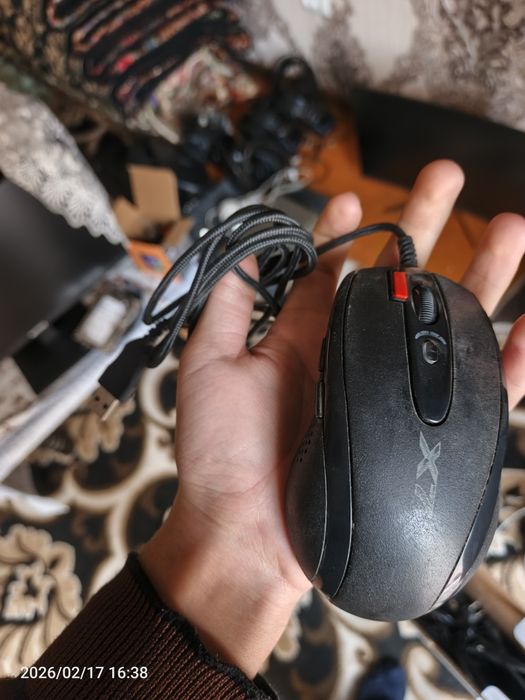 Настолний компютер сотилади