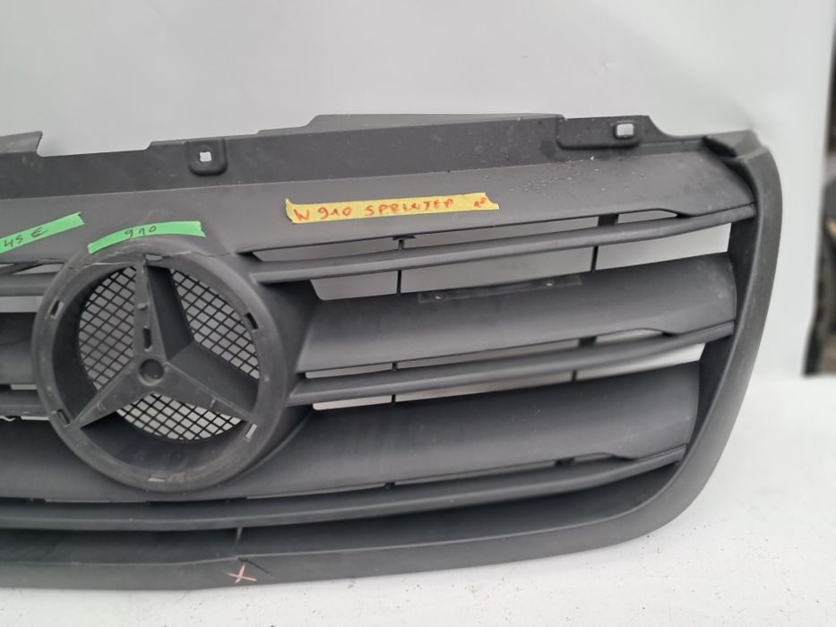 Грил решетка Mercedes Sprinter W910