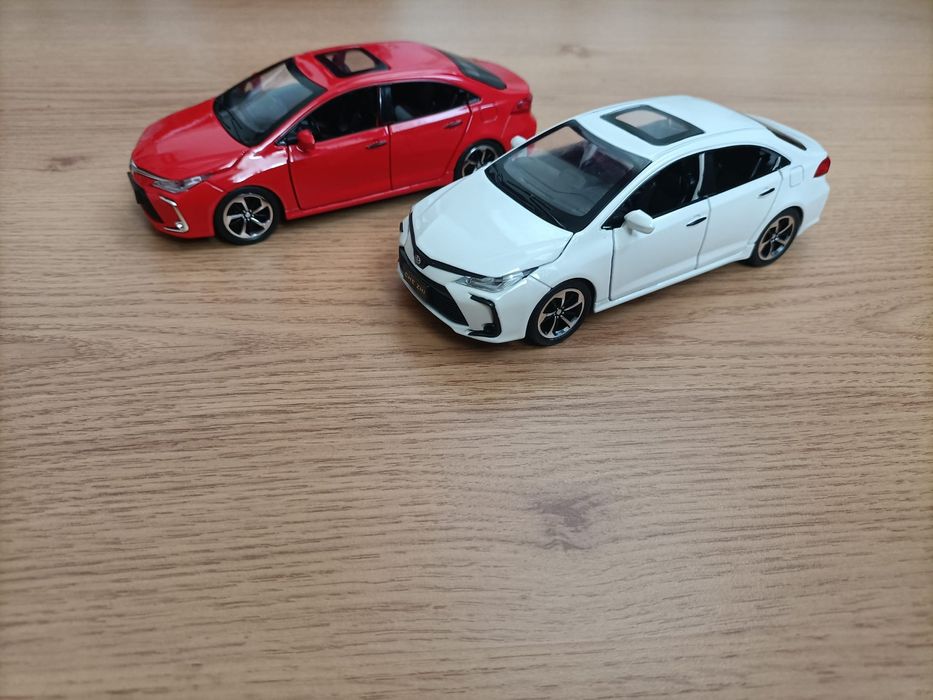 Machete metalice Toyota