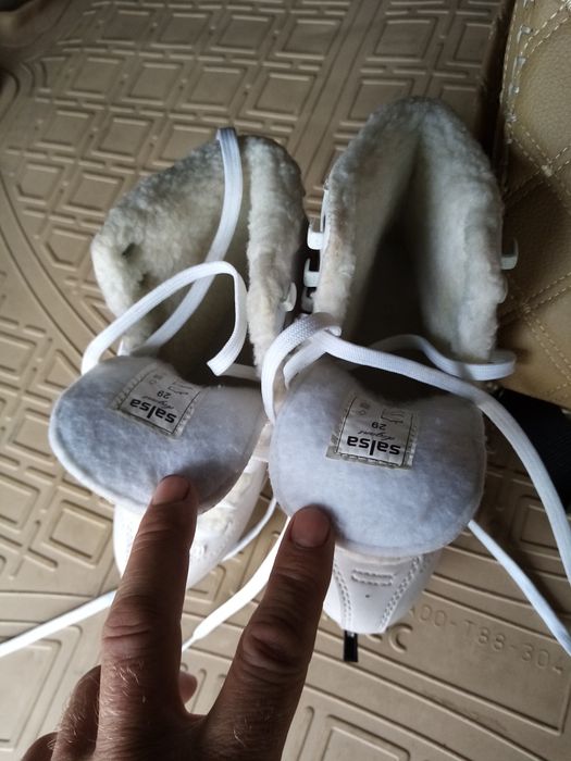 Коньки женские 29 размера, утепленные