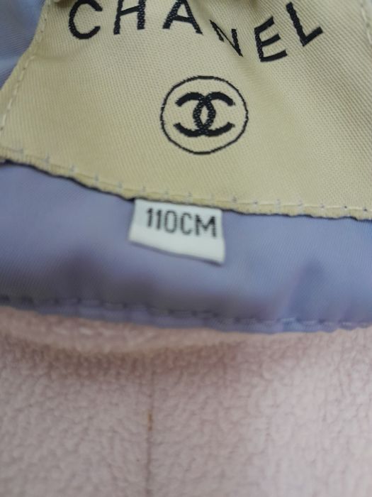 Продам куртку на девочку