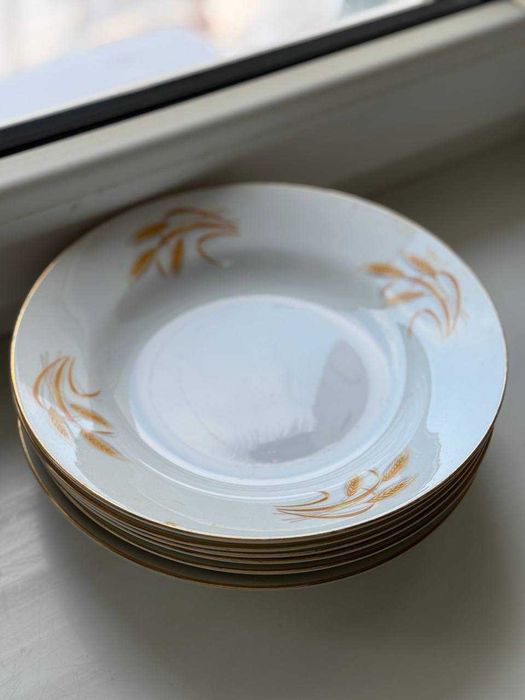 Посуда разная (без сколов и трещин)