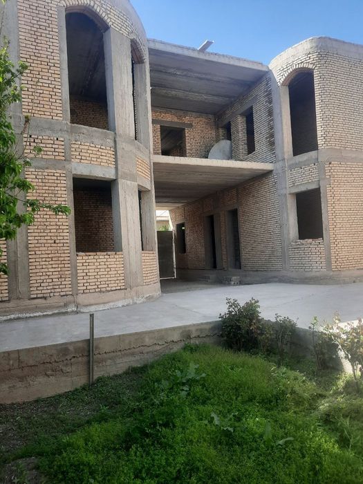 Участка ховли сотилади