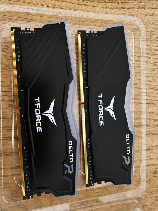 Teamgroup TForce Delta rgb DDR4-3000 CL16 16GB (2×8GB)