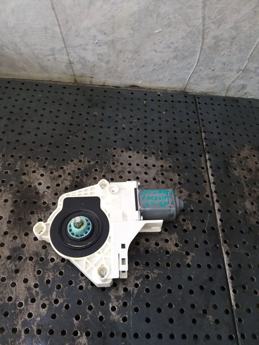 Motoras macara stanga spate skoda superb 2 3t facelift 8k0959811a 1036919814200