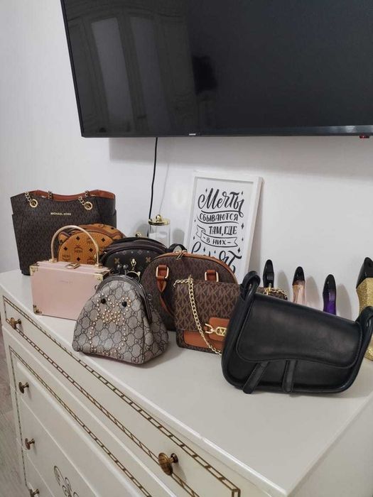 Продам сумочки разные