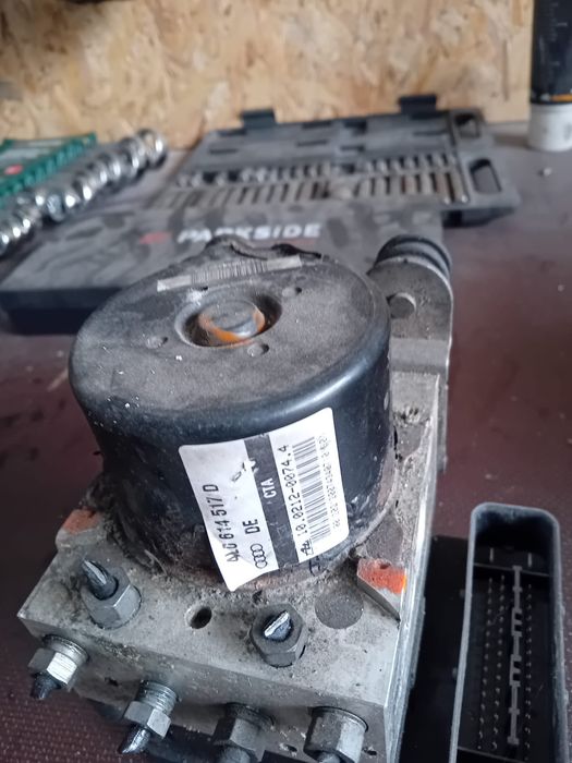 Продавам ABS за Q7 2007