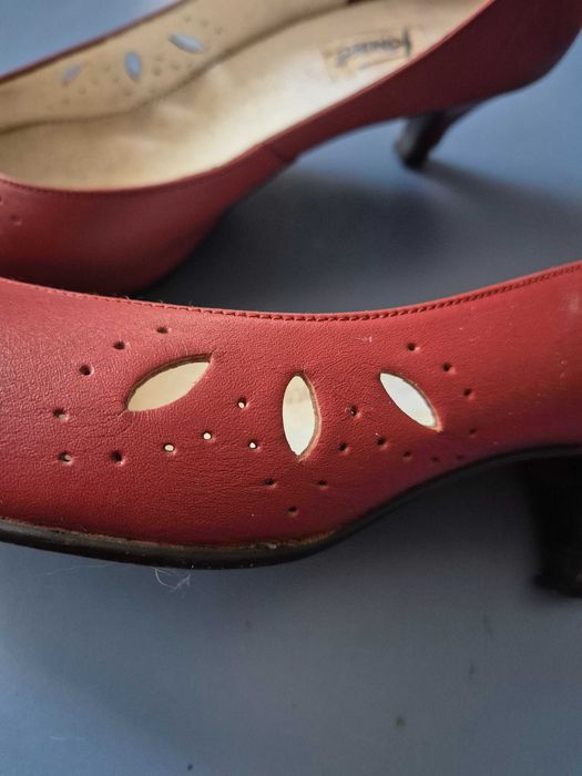 Pantofi damă, culoare roșie, realizați din piele naturală, marime 41, brand Tomis