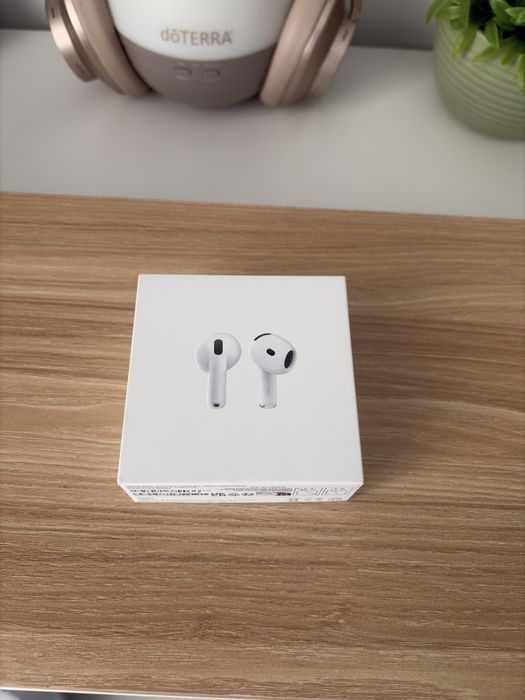 Apple AirPods 4 cu ANC – stare foarte bună