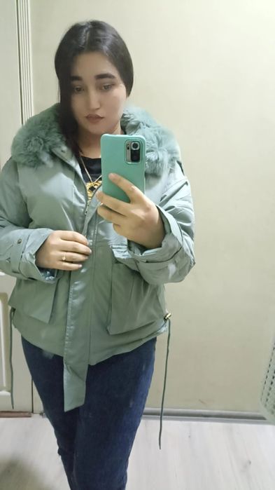 Qishlik kurtka sotiladi