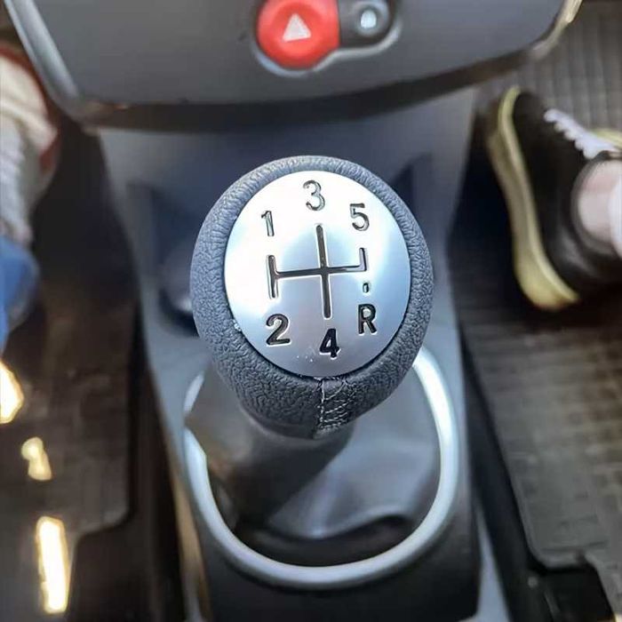 Nucă buton schimbător 5 viteze piele ecologică și adaptor fixare