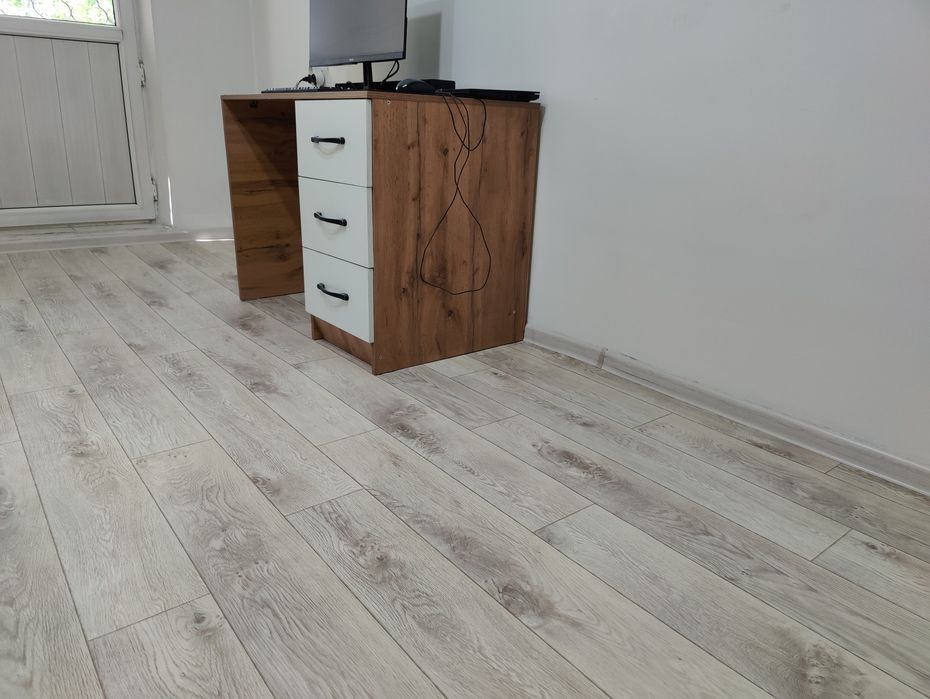 Продам рабочий стол.