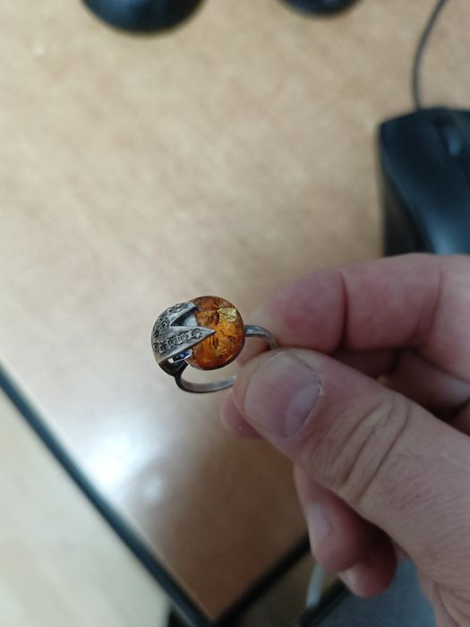 Продам серебряное кольцо 925 пробы