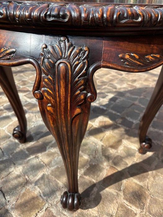 Masă rotundă vintage din lemn masiv, sculptată manual