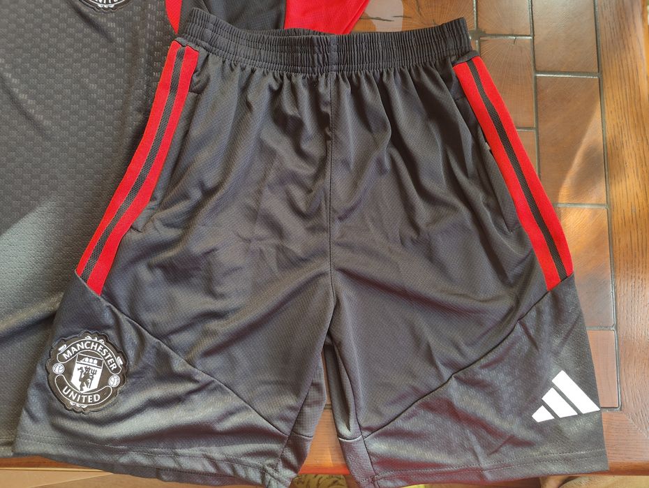 Тренировъчен футболен екип Manchester United Tiro Training  26/27