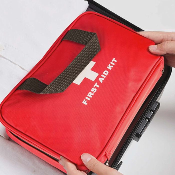 Комплект за първа помощ 173 елемента – Незаменим помощник за пътувания